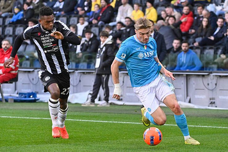 Hojlund và các đồng đội có cơ hội trong nửa đầu hiệp 1, nhưng Napoli sau đó chùng xuống khá khó hiểu
