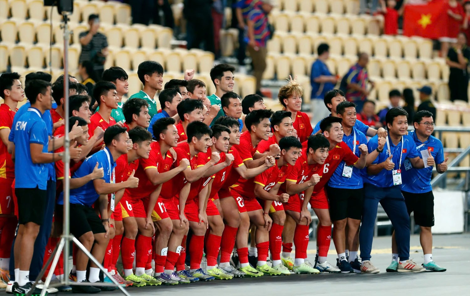 Sau trận U22 Việt Nam&nbsp;thắng U22 Malaysia, Liên đoàn bóng đá Việt Nam (VFF)&nbsp;thưởng động viên toàn đội 600 triệu đồng.