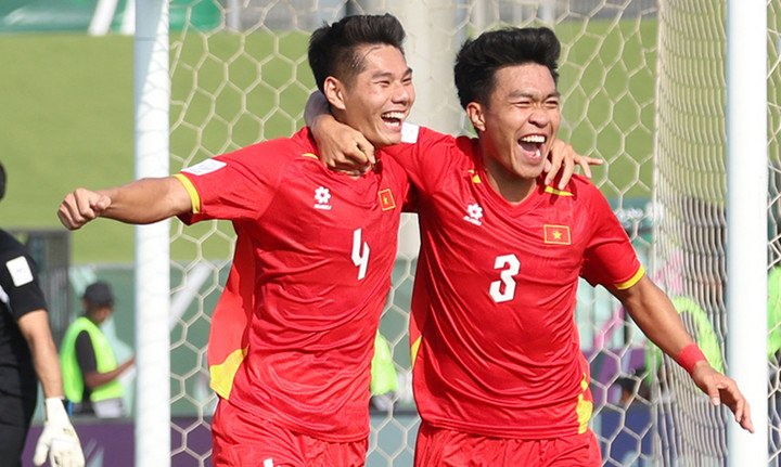 U23 Việt Nam mất 2 trung vệ trụ cột là Hiểu Minh và Lý Đức.