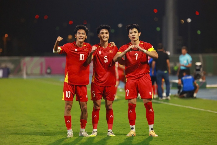 Đình Bắc và các đồng đội ăn mừng bàn thắng ghi vào lưới đối thủ ở VCK U23 châu Á 2026