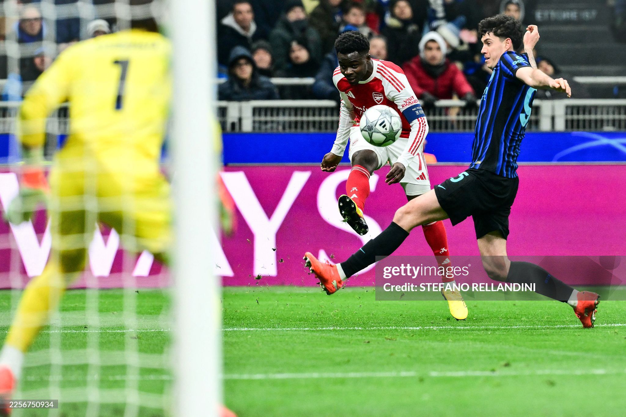 Arsenal nhập cuộc nhanh khiến Inter Milan ngỡ ngàng
