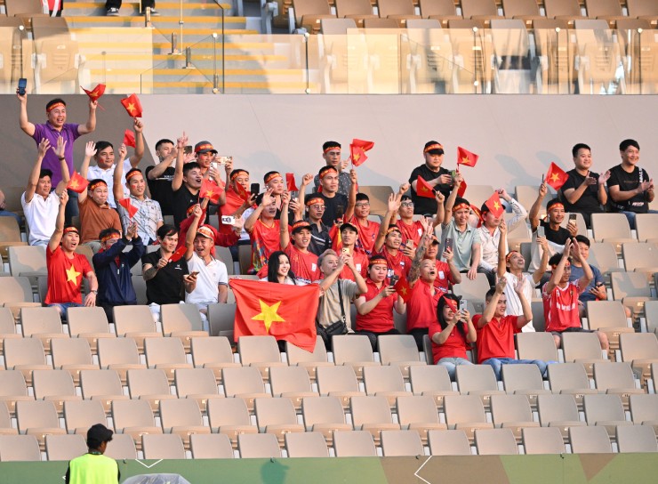 CĐV Việt Nam mang gà cúng sang Saudi Arabia, cầu U23 Việt Nam thắng Trung Quốc - 11