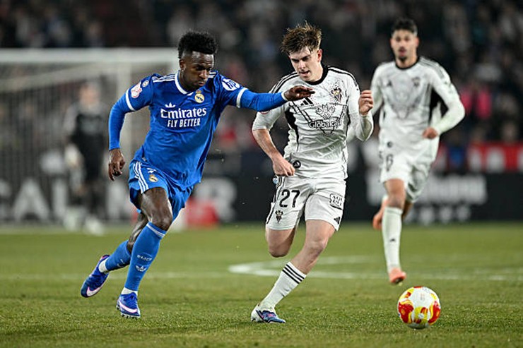 Florentino Pérez từng là người bảo trợ lớn nhất cho Vinícius
