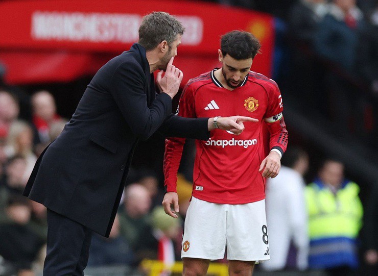 Bruno Fernandes&nbsp;phô diễn khả năng sáng tạo trong chiến thắng của MU trước Man City