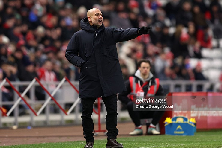 HLV Pep Guardiola không thể hài lòng với cách Man City thể hiện