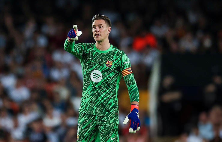 Tin mới nhất bóng đá sáng 21/1: HLV Flick xác nhận Ter Stegen rời Barca sang Girona - 1