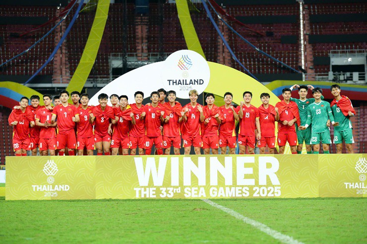 U23 Việt Nam đang hừng hực khí thế sau tấm HCV SEA Games 33