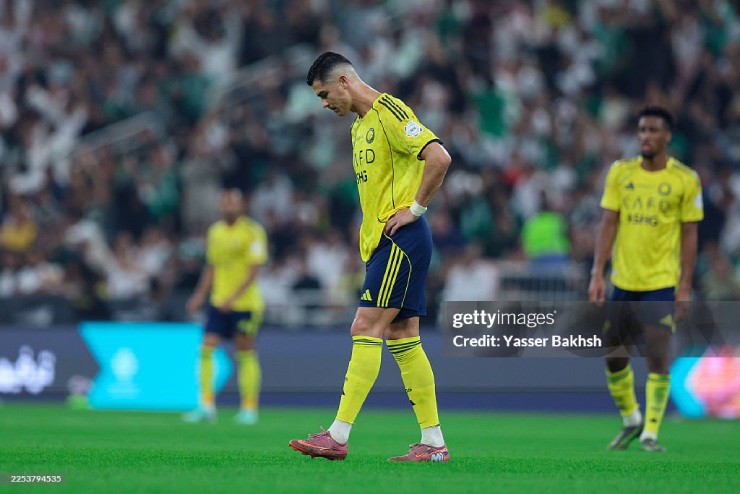 Al Nassr và Ronaldo nhận thất bại đầu tiên ở mùa giải này