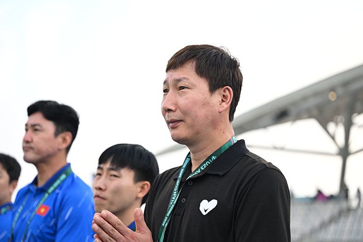 Trực tiếp họp báo U23 Việt Nam đấu U23 Kyrgyzstan: Thầy Kim nói gì về chiến thắng muộn? - 1