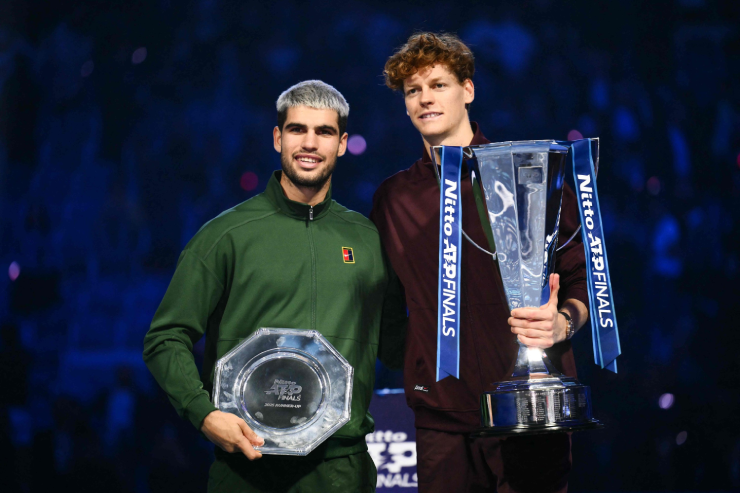 Alcaraz, Sinner (từ trái qua) hứa hẹn cuộc đua song mã tennis 2026