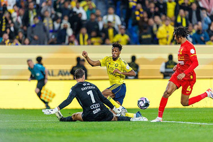 Coman bỏ lỡ đối mặt thủ môn khi được Ronaldo dọn cỗ (và Ronaldo còn tệ hơn khi đến lươt Coman dọn mâm)