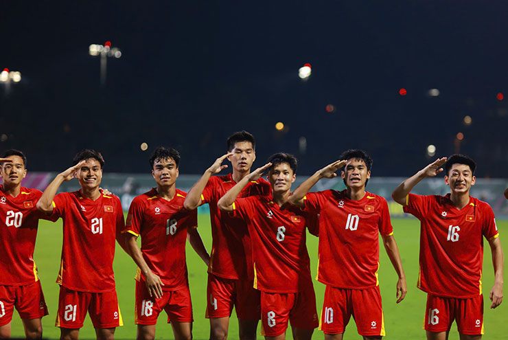 U23 Việt Nam toàn thắng cả 2 trận vòng bảng đều bằng những sở trường của Arsenal trứ danh ở bóng đá Anh, và rất chắc cửa đoạt vé vào vòng knock-out