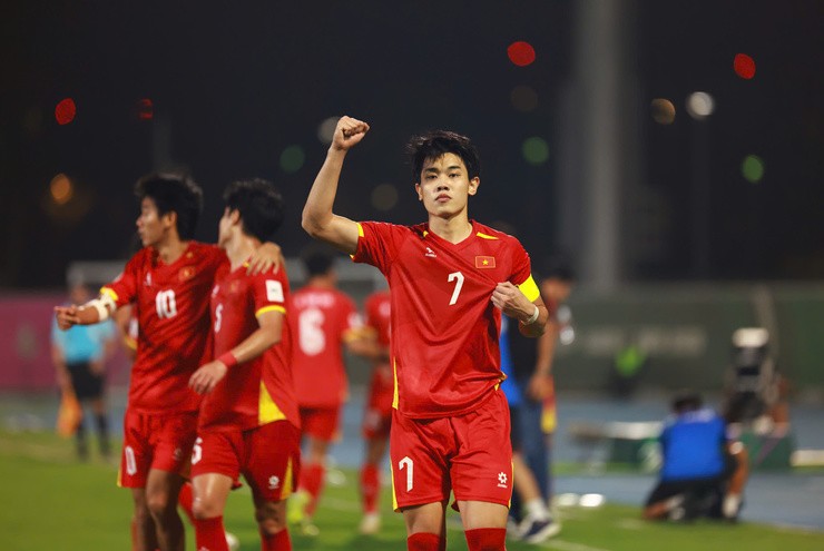 Đình Bắc đưa U23 Việt Nam lại vượt lên, nhưng cũng chính anh làm U23 Việt Nam mất người