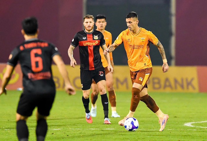CLB Hoàng Anh Gia Lai tạo cú sốc với chiến thắng trước Ninh Bình FC. (Ảnh: VPF)