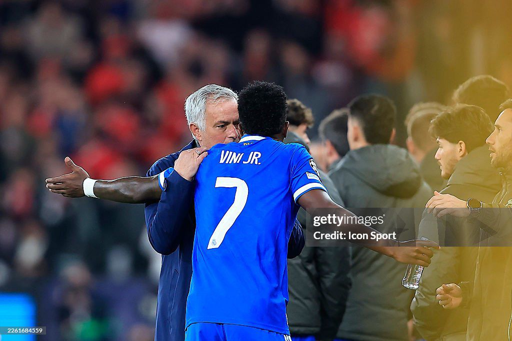 Mourinho khuyên Vinicius trở lại thi đấu