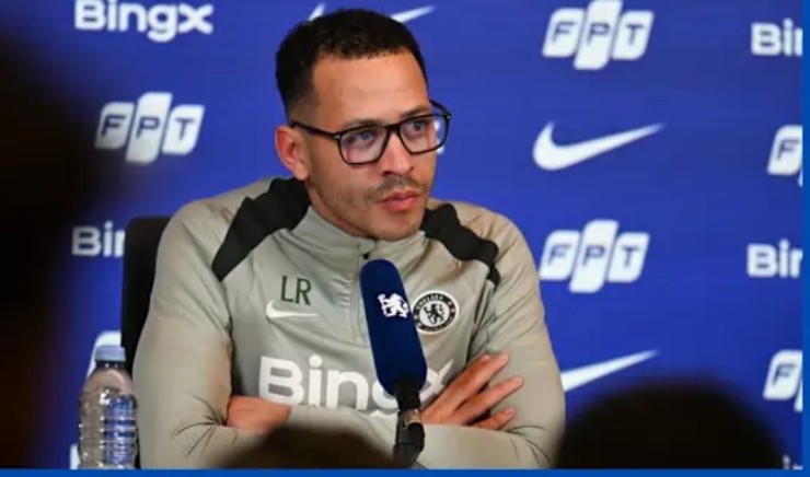 HLV Rosenior bình thản dù Chelsea phải gặp nhiều đối thủ mạnh, bao gồm Arsenal (Ngoại hạng Anh)&nbsp;lẫn PSG (Cúp C1)