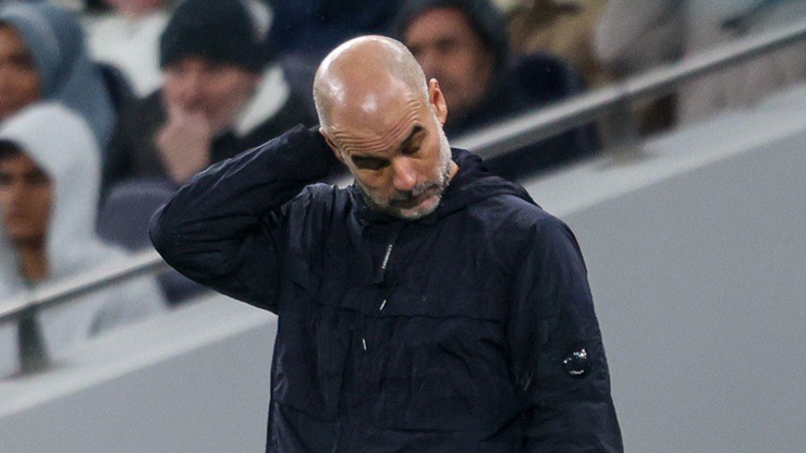 Man City của Pep Guardiola&nbsp;bị Tottenham trừng phạt vì sự lỏng lẻo sau giờ nghỉ