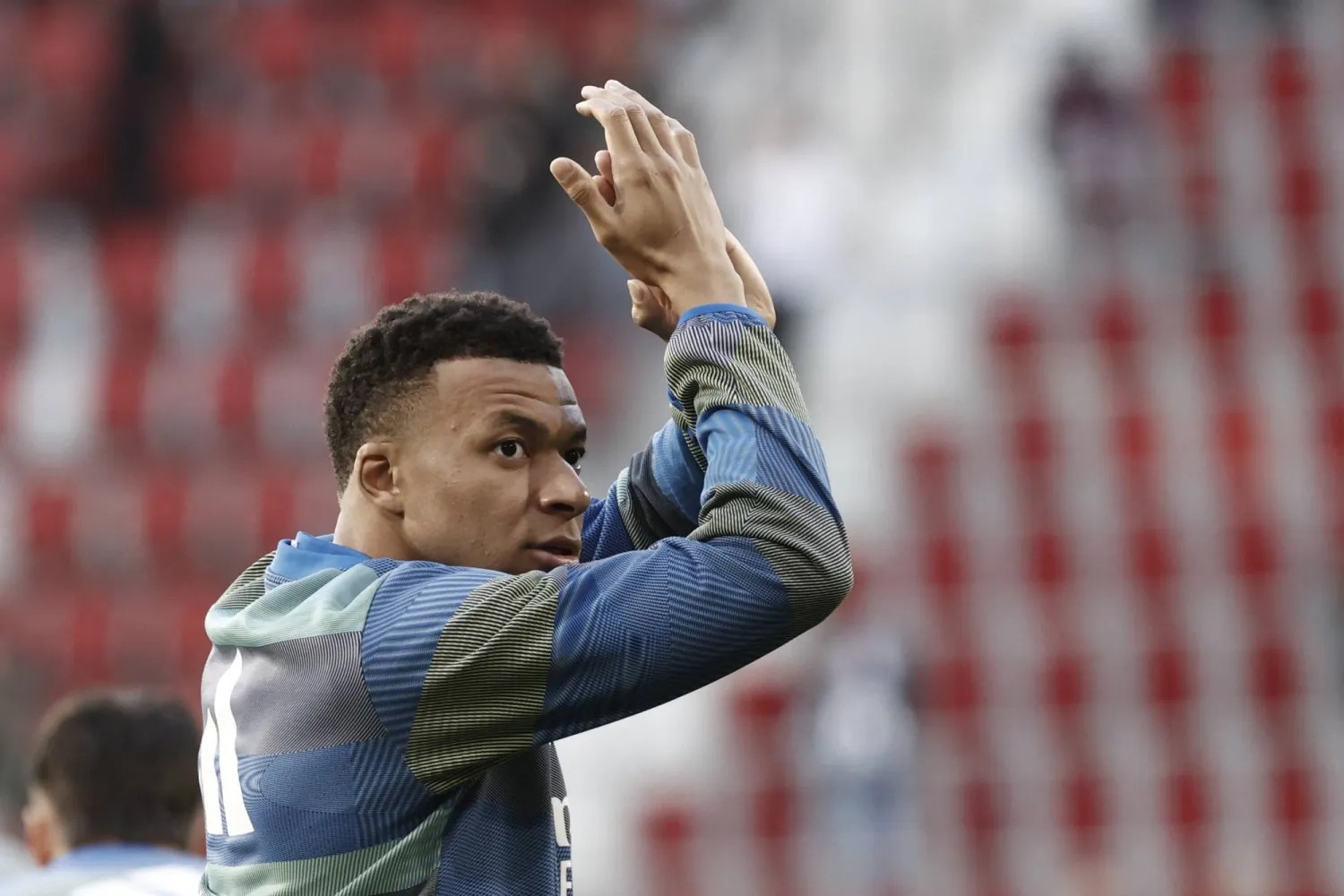 Mbappe nghỉ thi đấu do bị đau