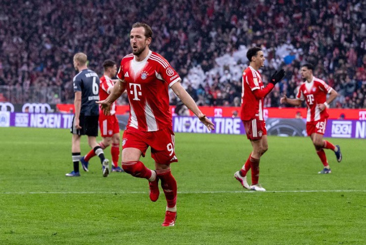 Harry Kane lập cú đúp cho Bayern
