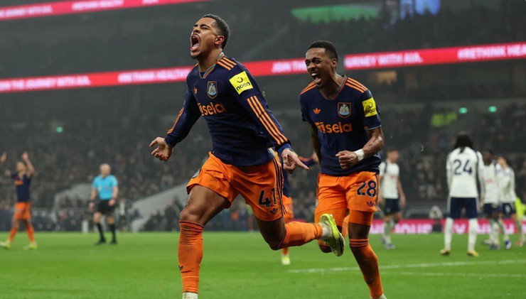 Newcastle đẩy&nbsp;Tottenham rơi xuống vị trí thứ 16 trên bảng xếp hạng Premier League