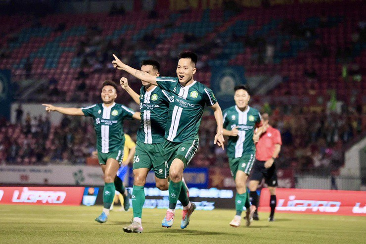Đồng Nai thắng tưng bừng&nbsp;Đồng Tháp