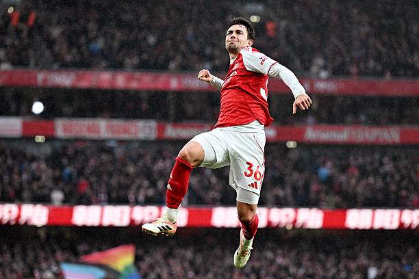 Zubimendi phá thế bế tắc cho Arsenal từ cú sút xa