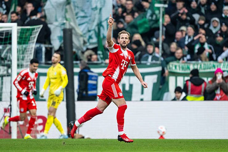 Kane mở điểm từ quả penalty trước khi ghi bàn thứ 2 với cú sút xa quá hiểm mà không cần căng