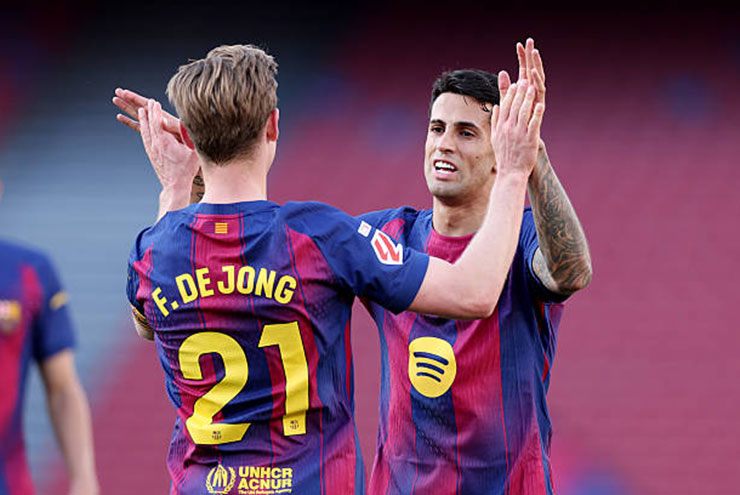 Barcelona tái chiếm ngôi đầu bảng