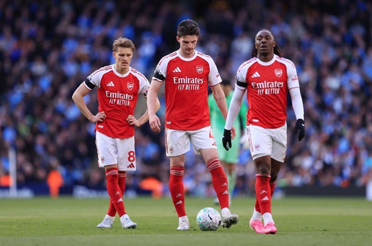 Arsenal đánh mất&nbsp;quyền tự quyết vào tay Man City