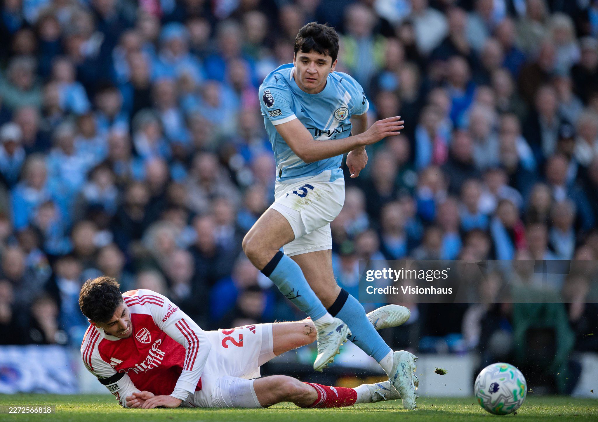 Không có khả năng Man City và Arsenal chơi trận thứ 39