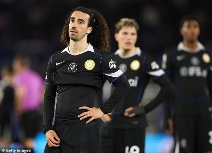 Nóng Chelsea sa thải HLV Rosenior sau 107 ngày, "lò xay" NHA đón nạn nhân thứ 10 - 2