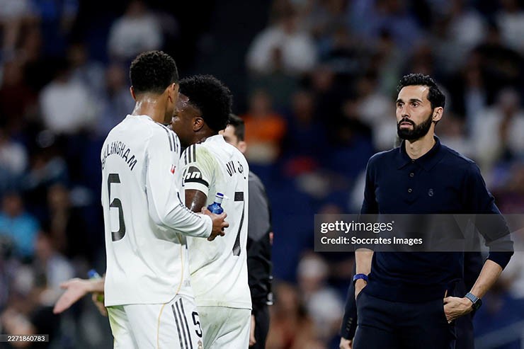 HLV Arbeloa hài lòng với màn trình diễn của Vinicius