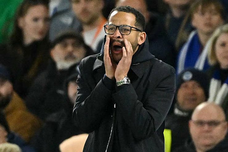 Rosenior dự kiến sẽ bị sa thải trong chiều tối nay 22/4, nhưng Chelsea sẽ khó tuyển được một HLV tiếng tăm khi mùa giải sắp kết thúc