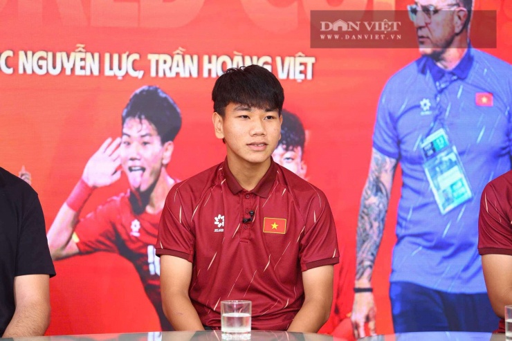 Tiền vệ Chu Ngọc Nguyễn Lực