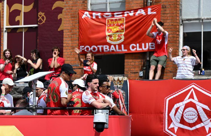 Trực tiếp Arsenal rước cúp vô địch Ngoại hạng Anh: Thầy trò Arteta tri ân fan - 1