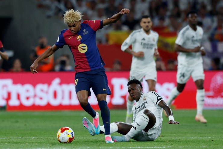 Barcelona và Real Madrid là hai đội có nhiều tình huống VAR sai lầm nhất mùa giải 2025/26