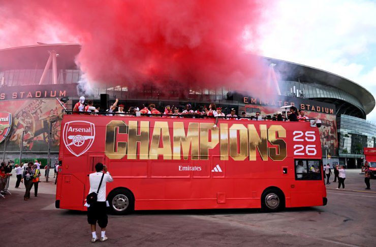 Trực tiếp Arsenal rước cúp vô địch Ngoại hạng Anh: Thầy trò Arteta tri ân fan - 3