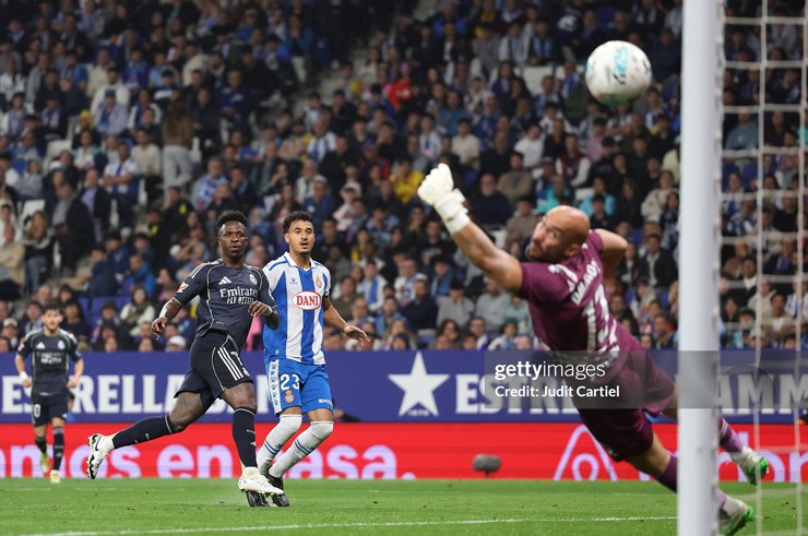 Man City đang cân nhắc&nbsp;chiêu mộ Vinicius