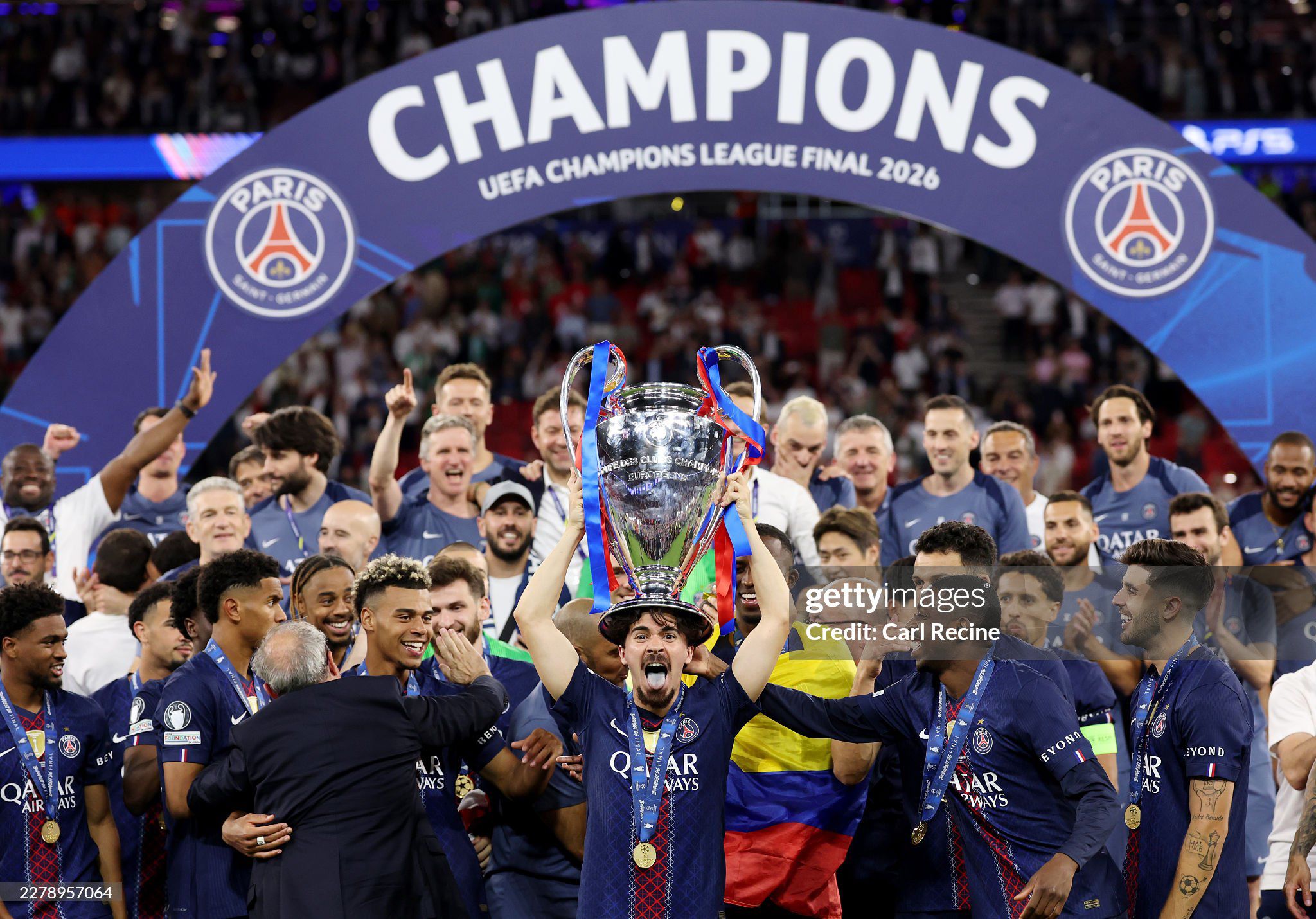 Vitinha được UEFA vinh danh