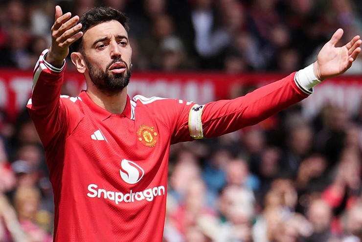 Bruno Fernandes phản pháo những chỉ trích từ Roy Keane