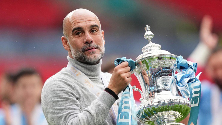 Pep Guardiola&nbsp;mang về cú đúp danh hiệu quốc nội cho Man City trong mùa giải cuối cùng tại&nbsp;Etihad