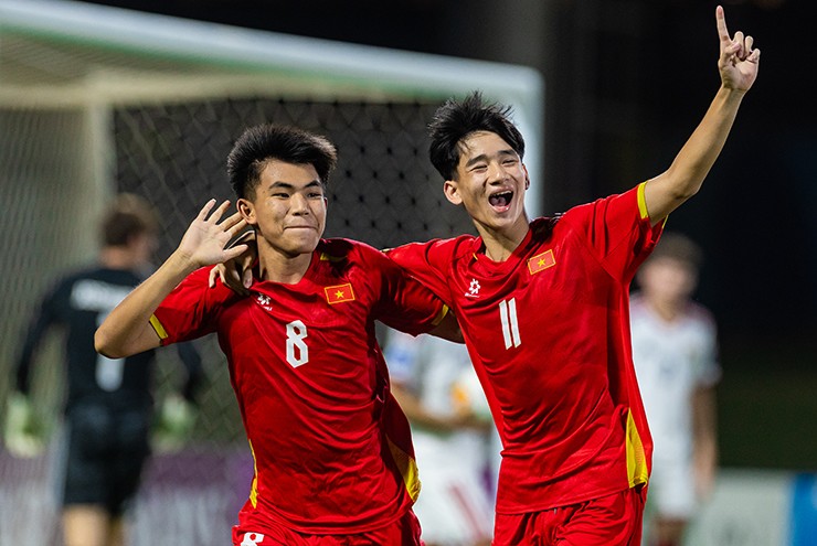 U17 Việt Nam&nbsp;lọt&nbsp;vào vòng tứ kết U17 châu Á, đồng thời&nbsp;đoạt vé tham dự U17 World Cup