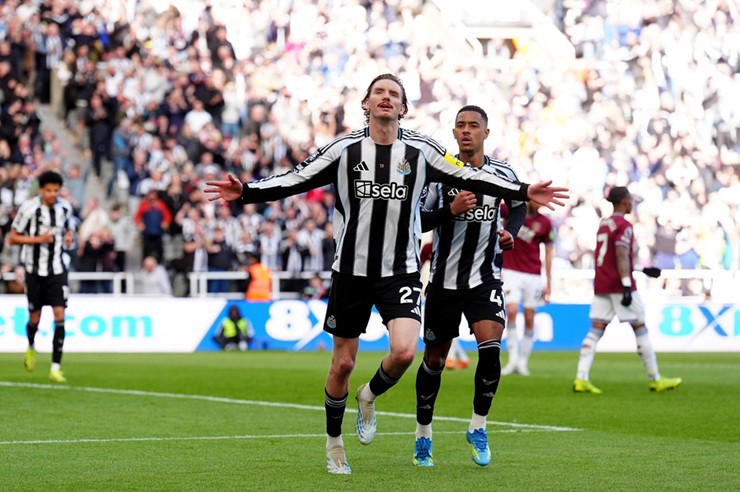 Woltemade chấm dứt cơn hạn hán bàn thắng trong màu áo Newcastle
