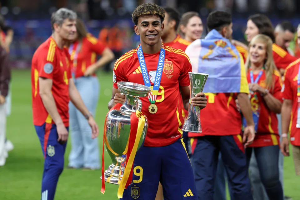 Yamal tỏa sáng rực rỡ ở EURO 2024