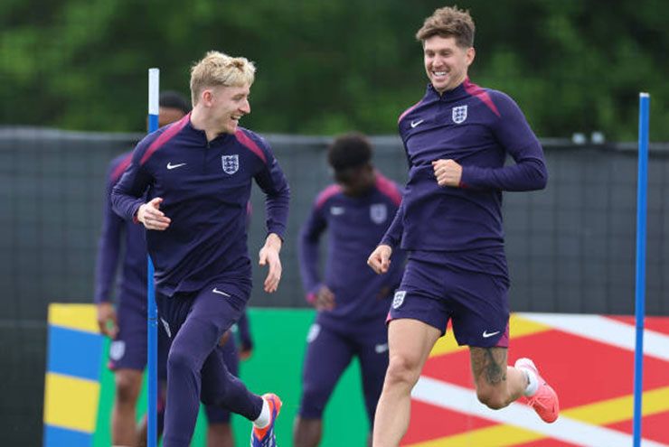 Anthony Gordon &amp; John Stones