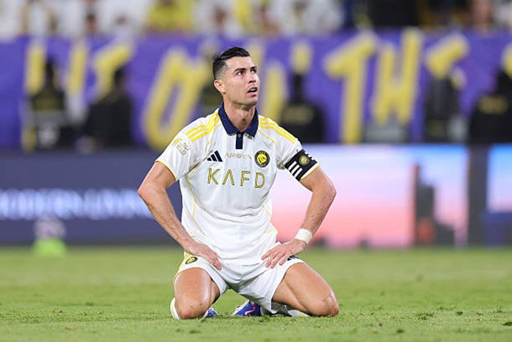 Một trong những pha bóng đó đã tạo ra cơ hội cho Mane, trước khi Ronaldo bay người đánh đầu bồi đi vọt xà