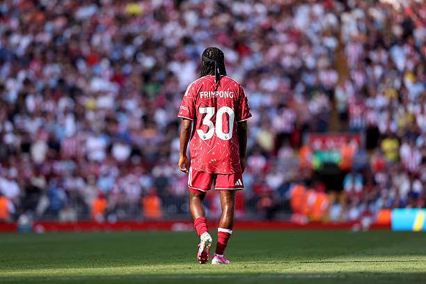 Frimpong trải qua mùa đầu tiên ở Liverpool khá tệ, đá không tốt ở bất cứ vị trí nào và cũng bị chấn thương ở đầu mùa