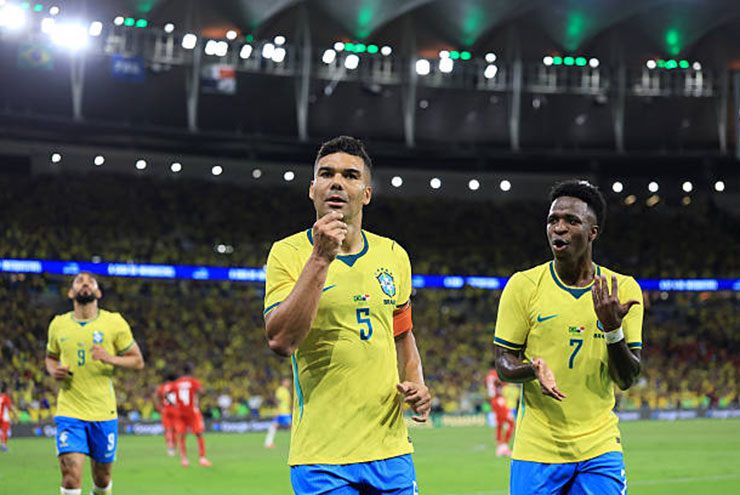 Casemiro và Vinicius ghi bàn cho Brazil trong hiệp 1