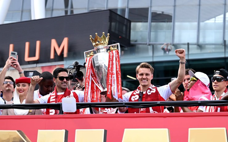 Trực tiếp Arsenal rước cúp vô địch Ngoại hạng Anh: Thầy trò Arteta tri ân fan - 4