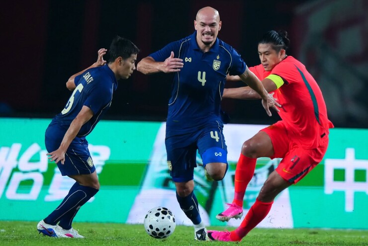 Trung Quốc liên tục tấn công sau tiếng còi khai cuộc